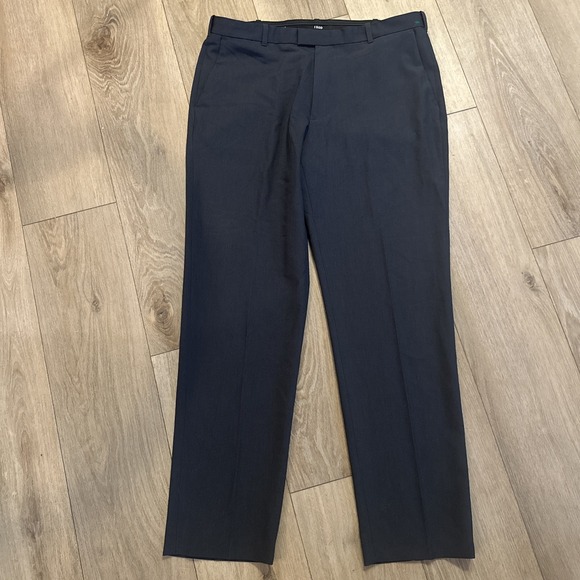 Izod Men Pants Size 36x32 Stretch Straight Classic Flat Front Trousers Dark Gray - Picture 1 of 7